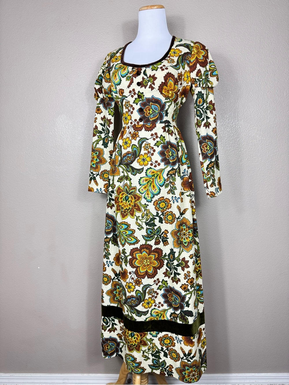 California‎ Charmer 60’s Regency Tapestry Fabric Prairie Dress J